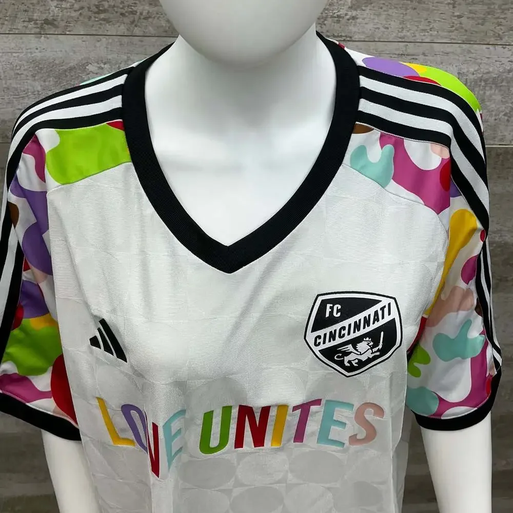 Adidas FC Cincinnati Love Unites Pride Prematch Jersey 2XL